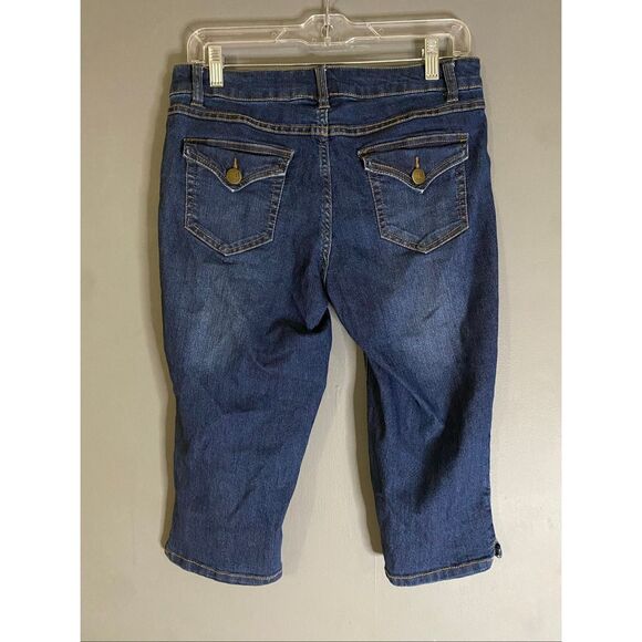 D. Jeans Medium Wash Capri’s Size 6 - Picture 5 of 5